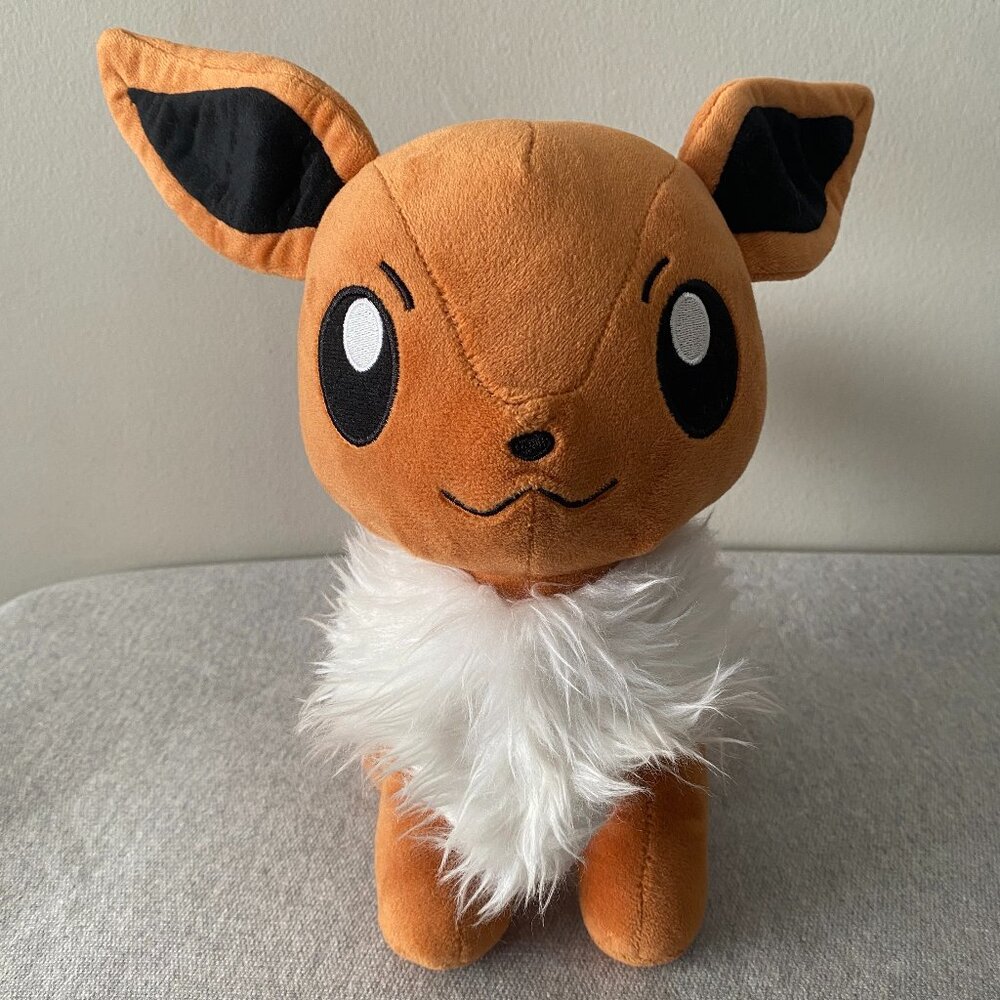 NWOT Olyfactory Eevee Plush 10.5” 2018